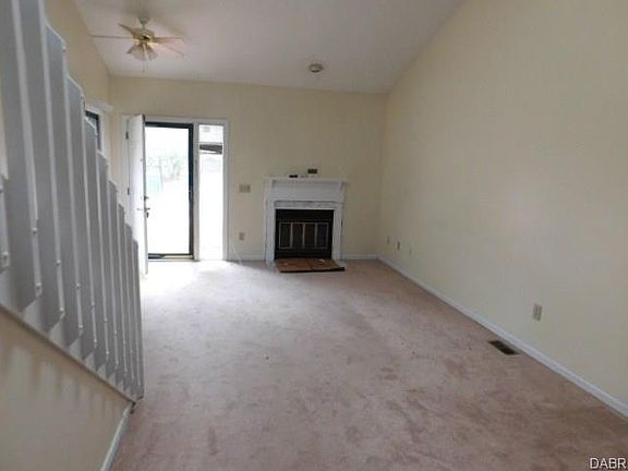 3rd image of 424 Jamestown Cir