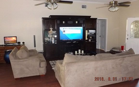 3rd image of 108 Oakwood Ct