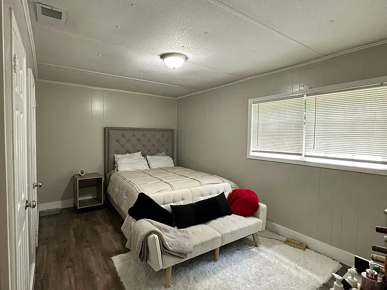 175 Sarsen Cir — Photo 16