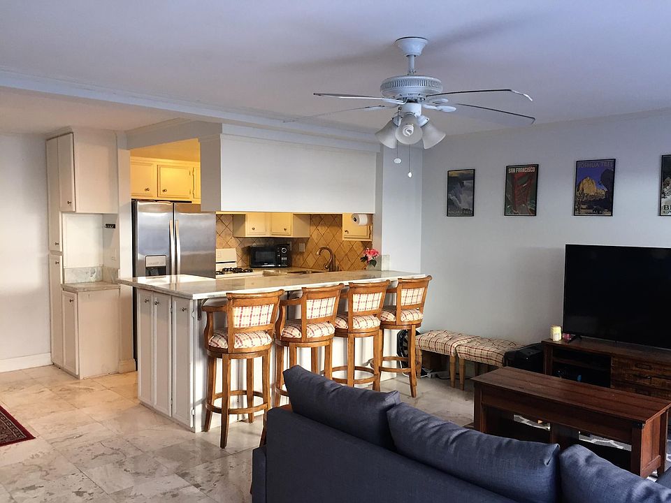 Great space for entertaining, plus lots of storage!