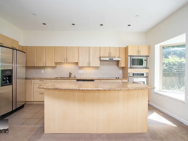 3750 Edgemont Blvd — Photo 34