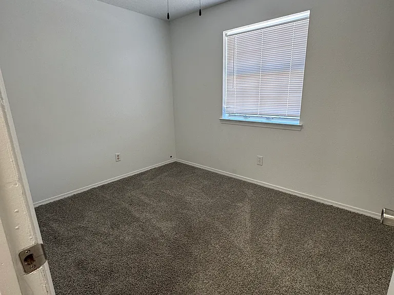 1041 Peach Ct SE — Photo 9
