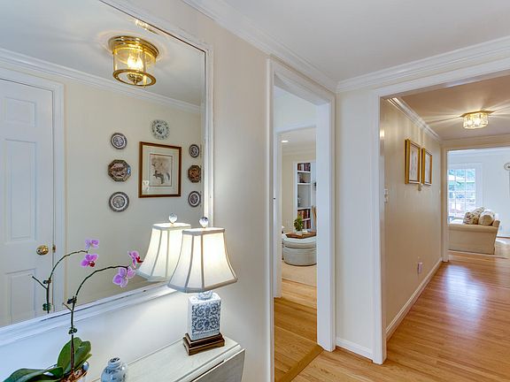 4th image of 1168 Wimbledon Dr