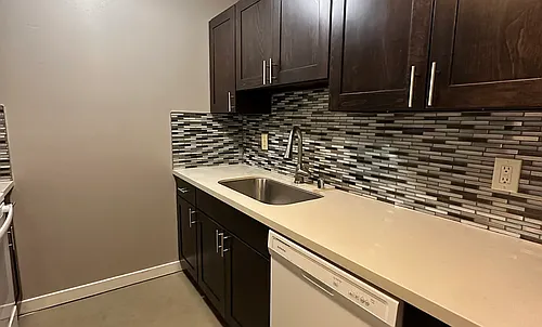 Emerald Place Apartments Photo 1 Emerald Place Apartments Photo 1