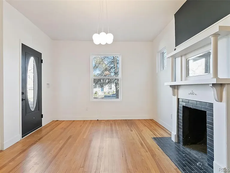 2647 N High St — Photo 3