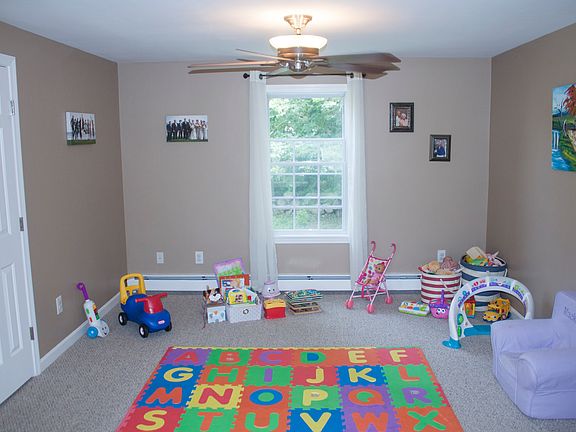 4th image of 24 Tri Pond Ct