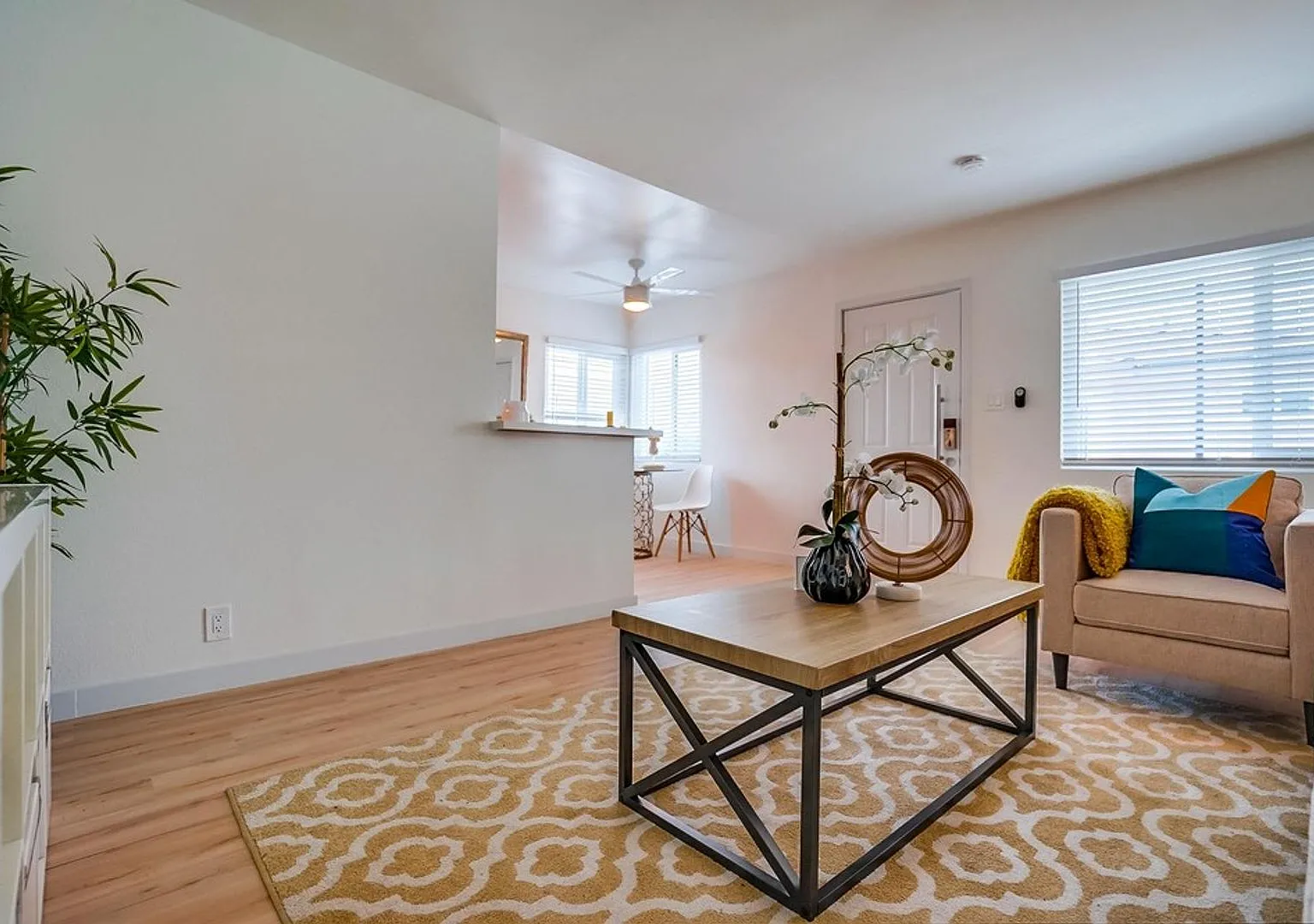 359 East Esther Street — Photo 3