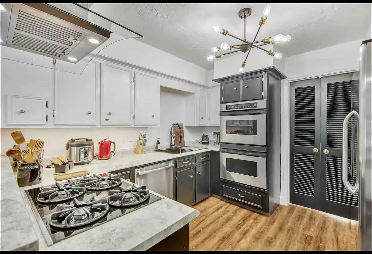 3 bed, 2.0 bath, 1820 sqft, $2,399 — Photo 3