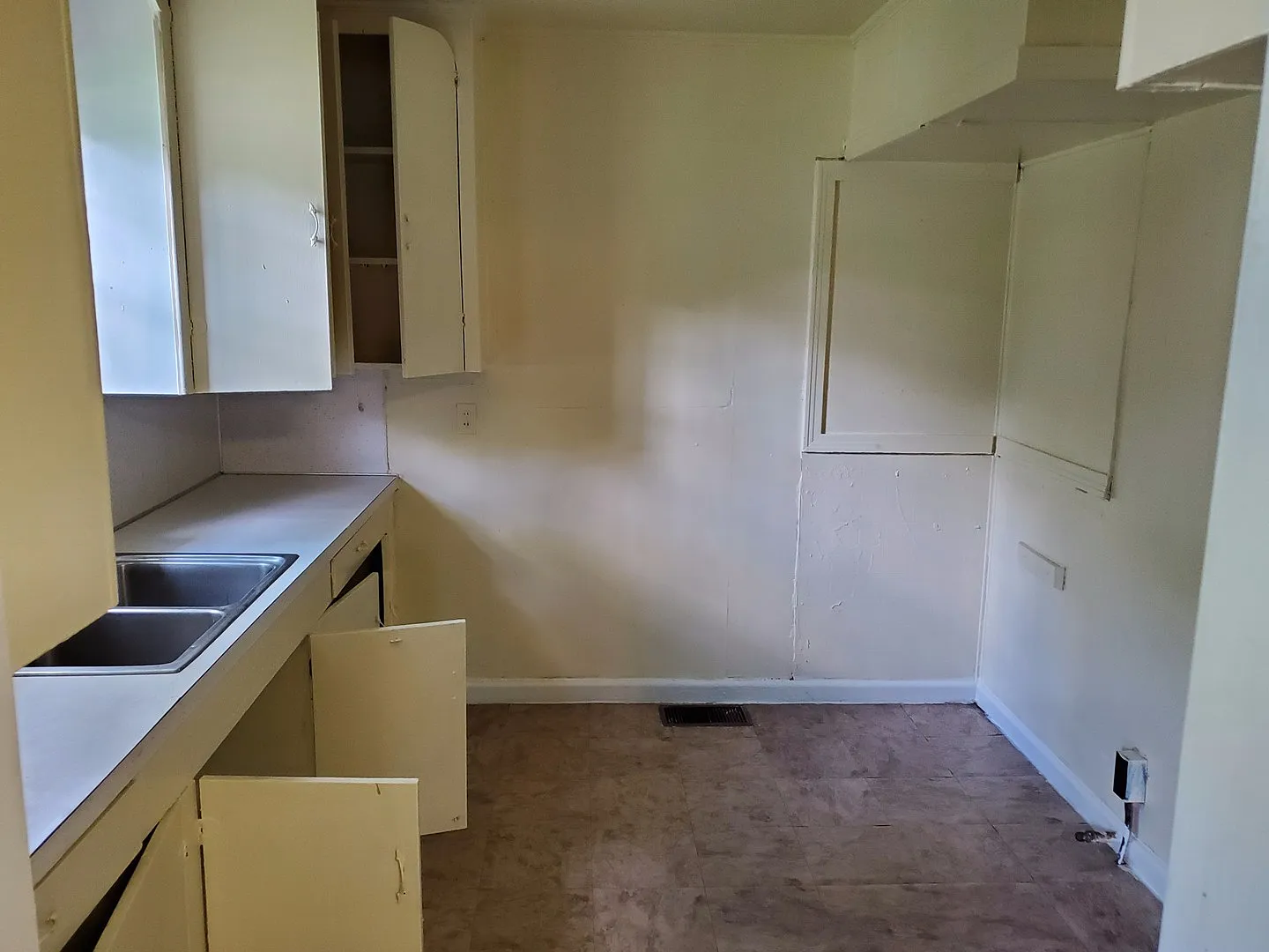 5331FairfaxAve — Photo 4