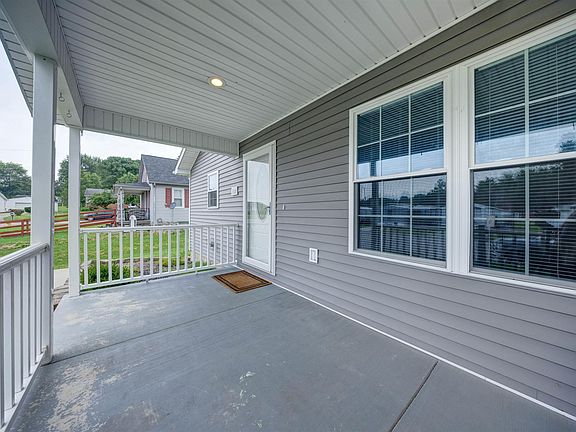 5th image of 604 Bretz St
