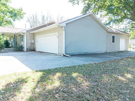 4th image of 1005 N Walkers Corner Rd