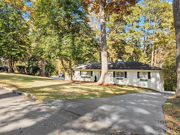 3rd image of 2150 Azalea Cir