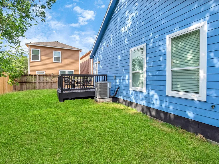 3308 Castor St — Photo 47