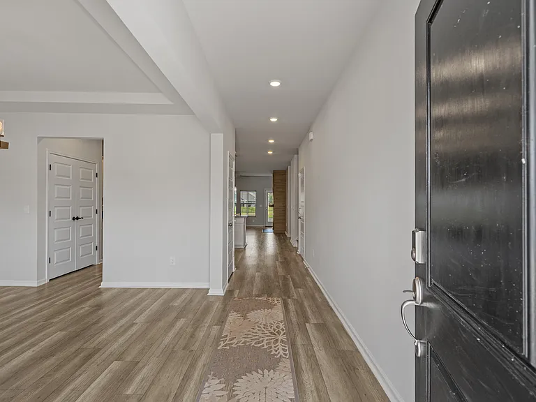 135 Empyrean Cir — Photo 5