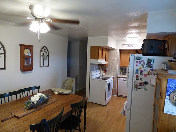 4th image of 128-128 Crimson Ln