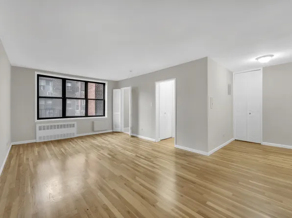 1200 East 53rd Street image 3 of 9