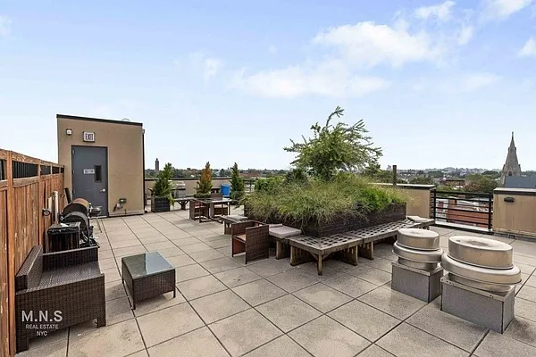 Rented by MNS | media 28