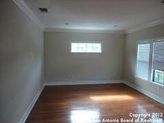 4th image of 918 W Craig Pl