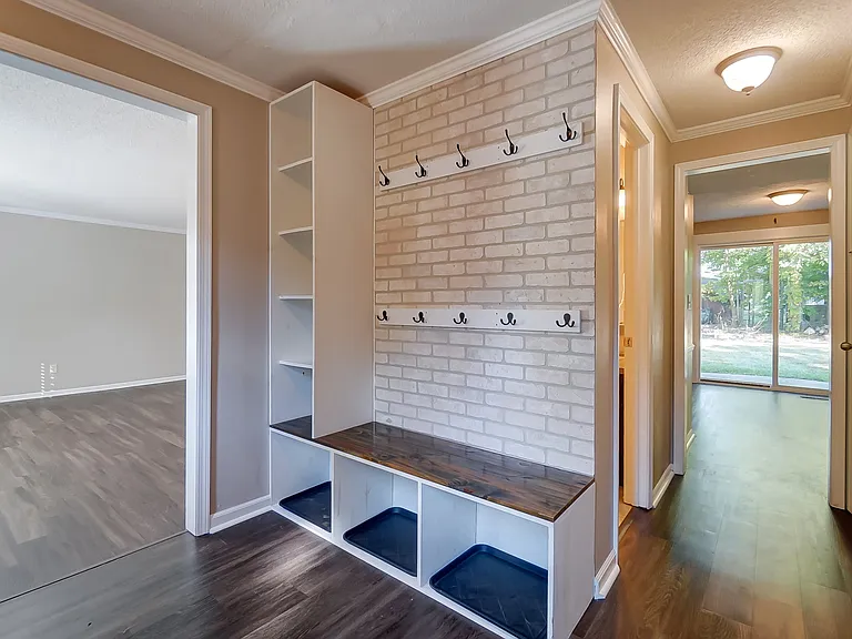 5931 Spring Oak Ct — Photo 2