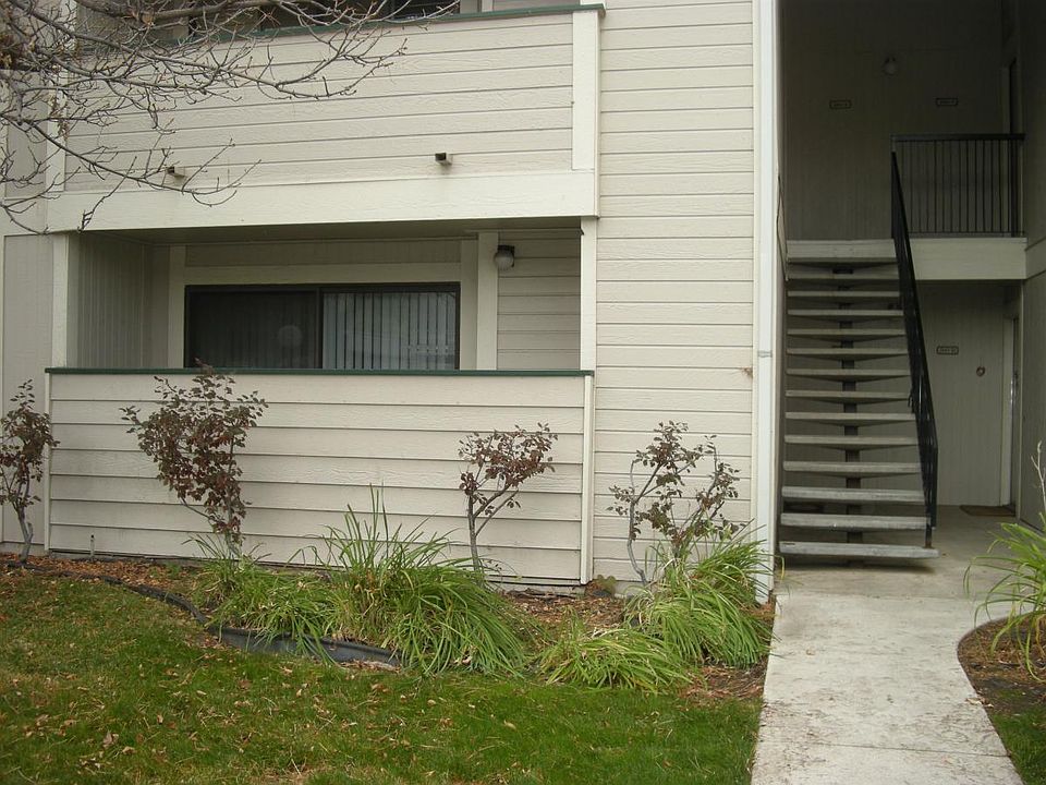 1st image of 2445 Sycamore Glen Dr