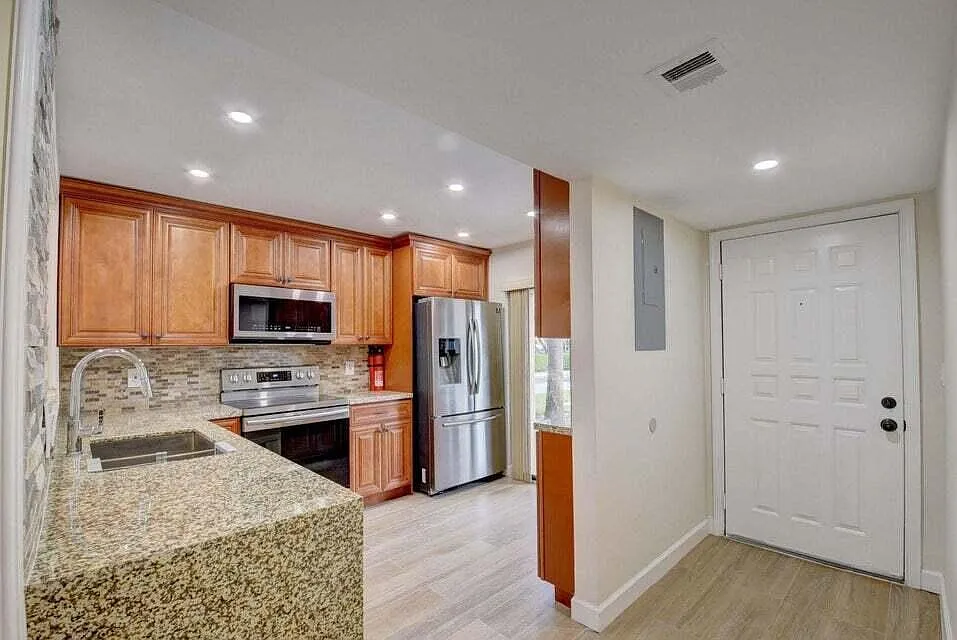 2 bed, 2.0 bath, 1200 sqft, $2,500 — Photo 4