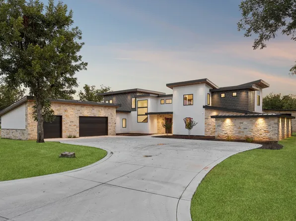 9003 King Air Dr, Granbury, TX 76049