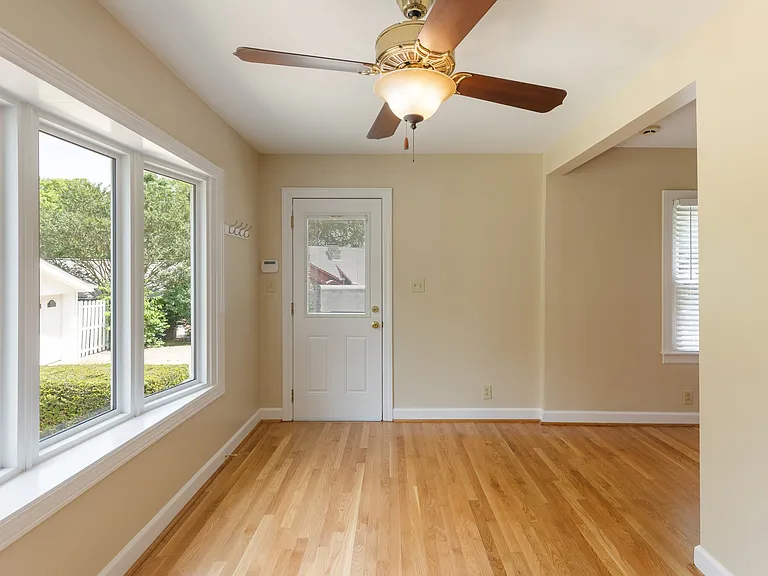 3228 Lakeshore Dr — Photo 20