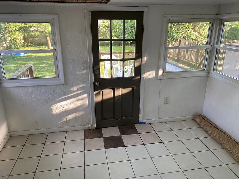 4218 Okalona Rd — Photo 6