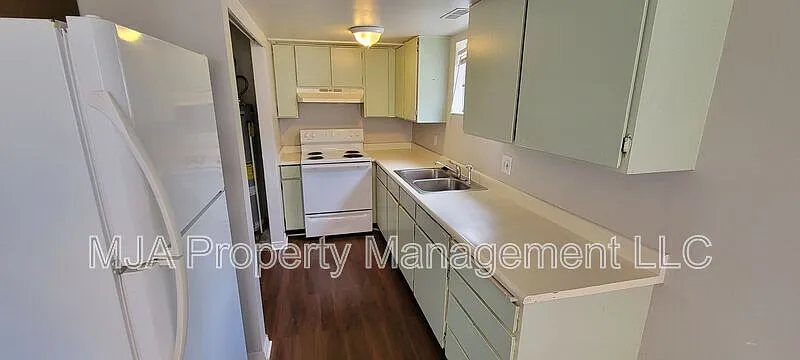 2 bed, 1.5 bath, 1436 sqft, $1,395 — Photo 4