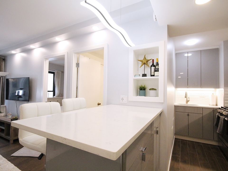 1st image of 210 E 47th St APT 9B