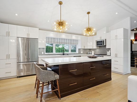 4th image of 48 Royal Rd