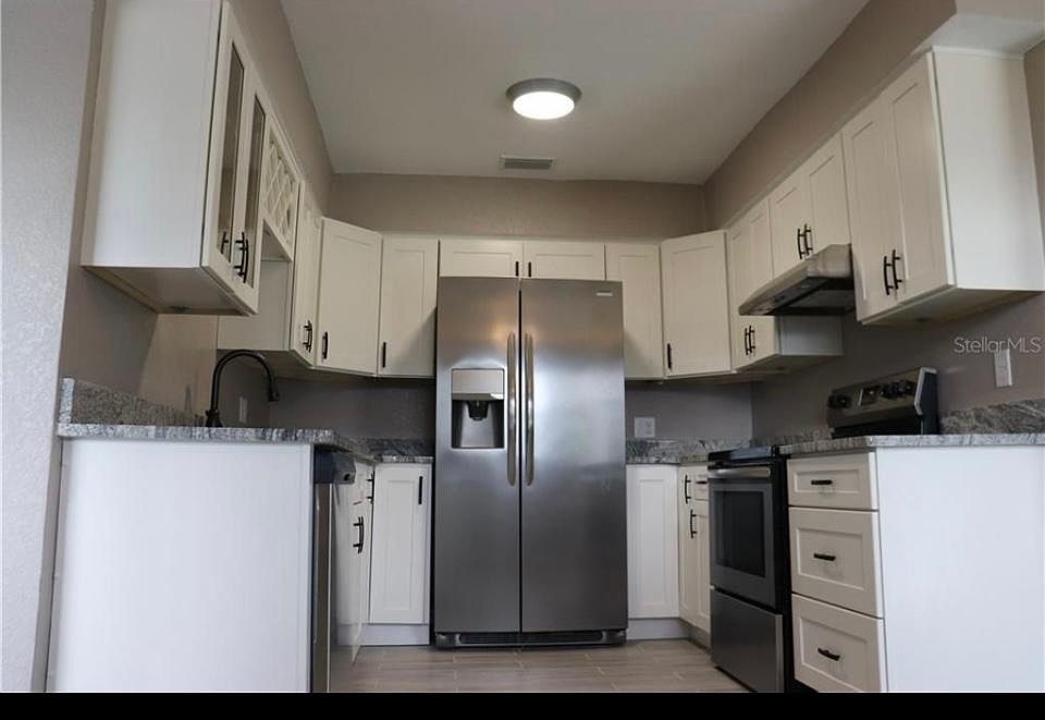 1st image of 101 Lake Sears Dr