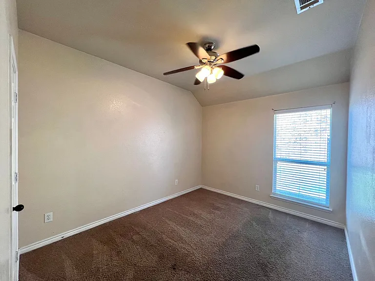 15004 Waters Dr — Photo 11