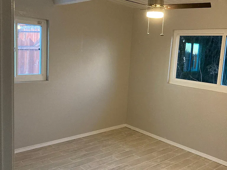 2705 Dakota St NE — Photo 12