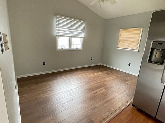 2nd image of 338 Doone Rd