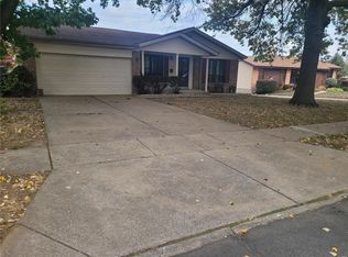 3307 Tom Sawyer Dr, Florissant, MO 63033