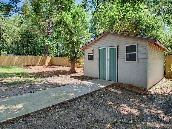 5th image of 2637 Lilac Ave