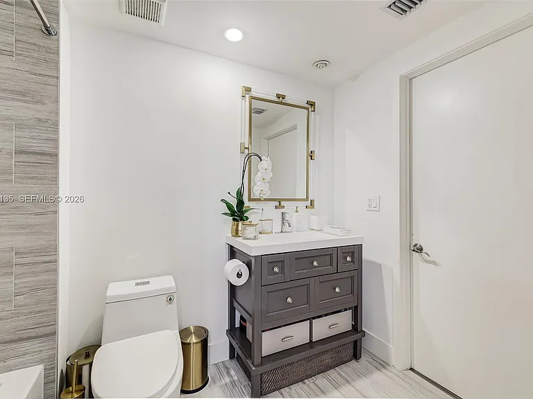 6000 Collins Ave #523 — Photo 28