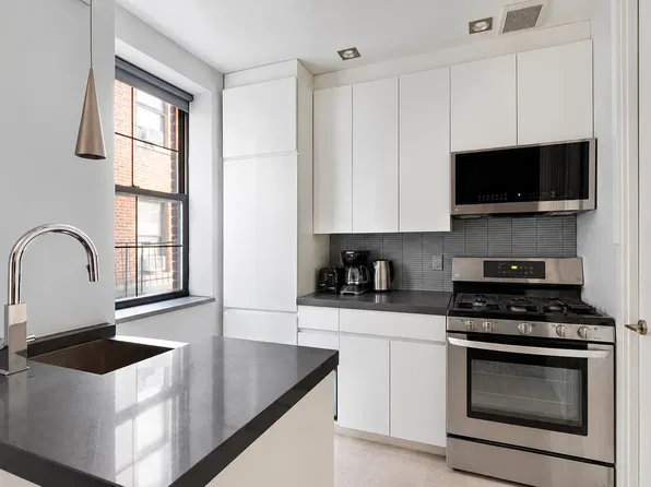 195 Stanton St APT 4A, New York, NY 10002
