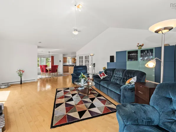 821 Shad Point Pkwy, Halifax, NS B3Z 4C4