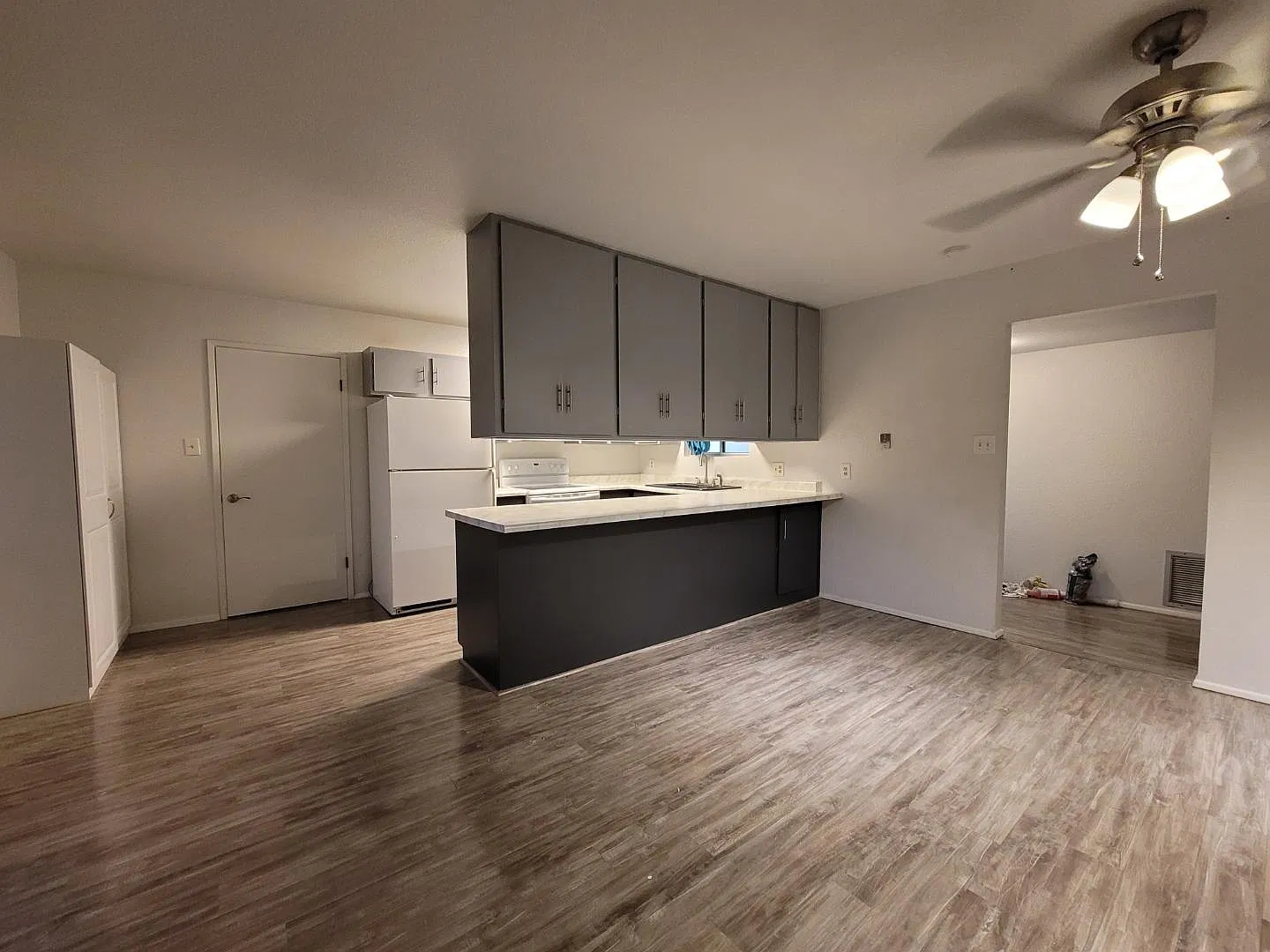 3030 Rainbow Ave — Photo 2