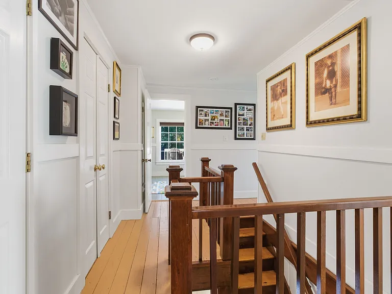 11 Friendship Ln — Photo 14