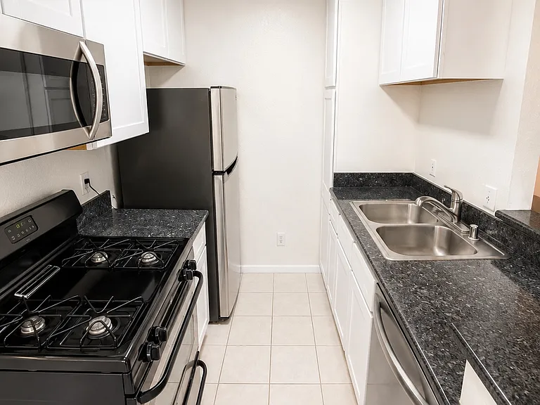 3935 Berry Dr #6 — Photo 13