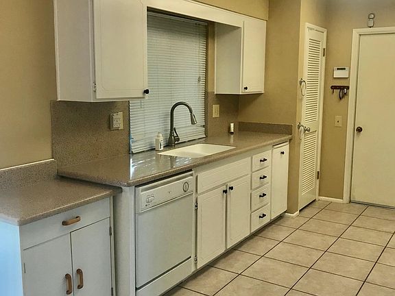 4th image of 9337 W Glen Oaks Cir N