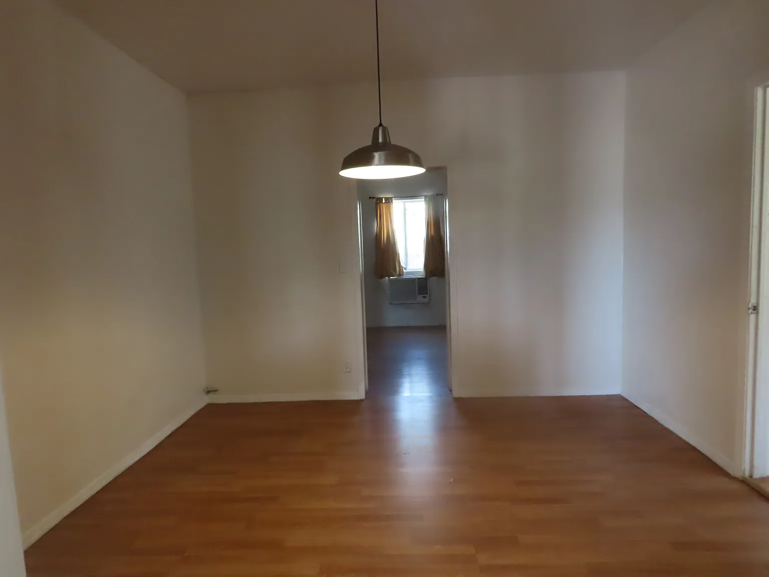 4 bed, 1286 sqft, $1,400 — Photo 3
