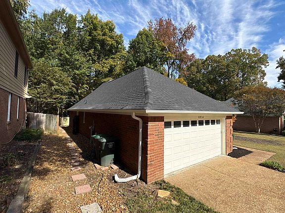3rd image of 8936 E Glendale Ct