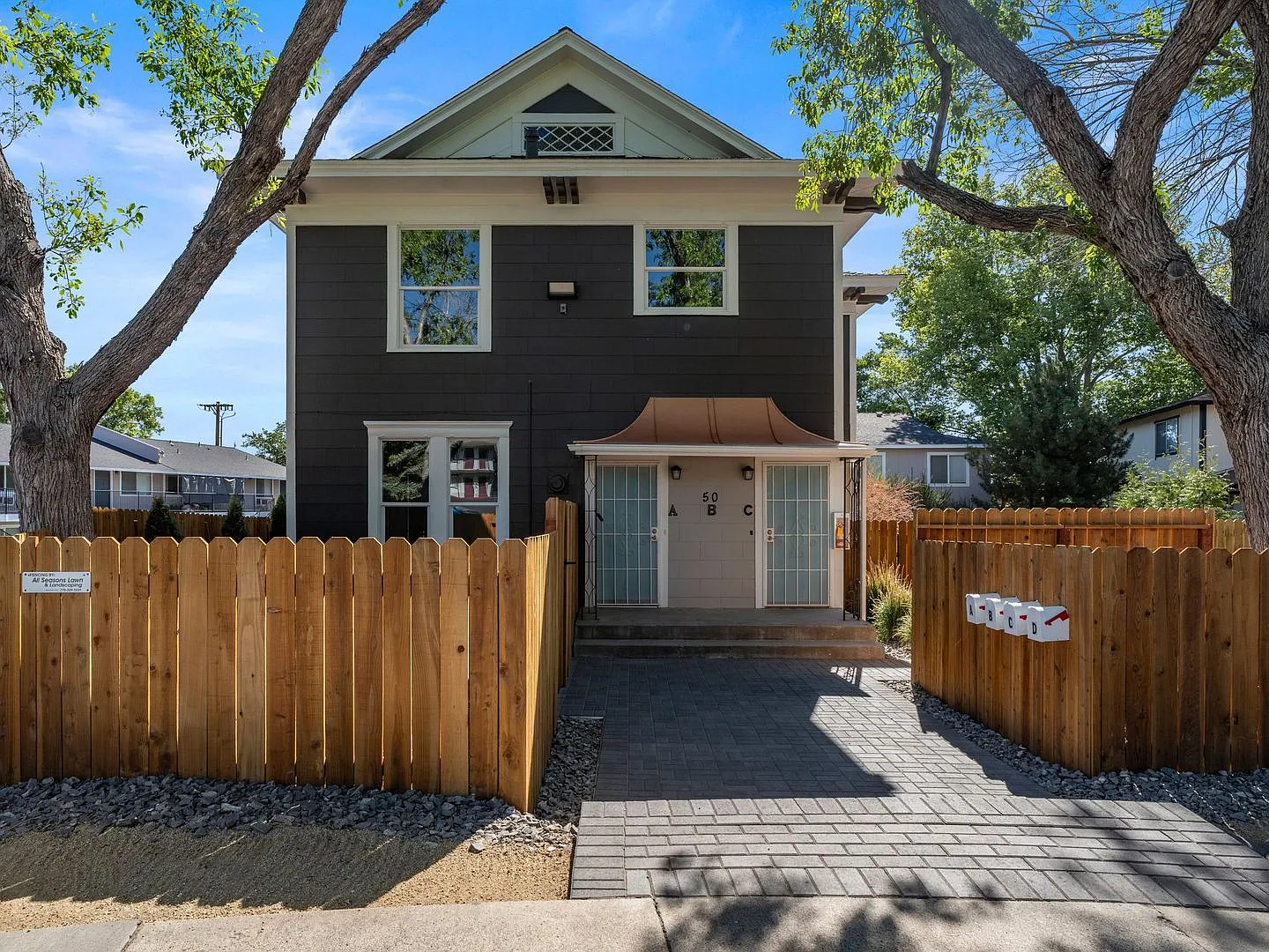 One Bedroom Ground Floor Unit For Rent — Photo 1