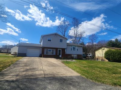 208 Roselle Dr, Apollo, PA, 15613