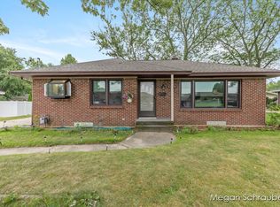1318 Den Hertog St SW, Wyoming, MI 49509