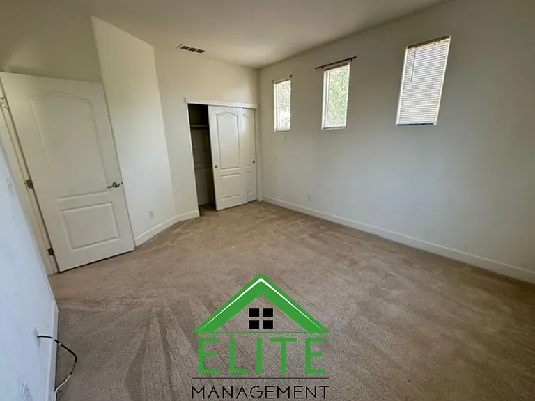 4056 Cuyamaca Cir — Photo 12